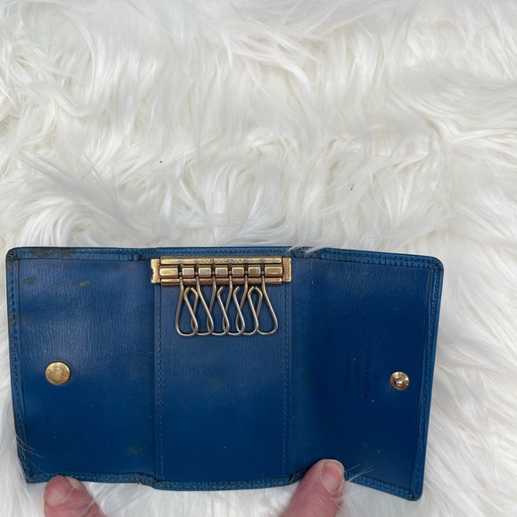 LV Epi 6 Key Holder - Picture 3 of 6